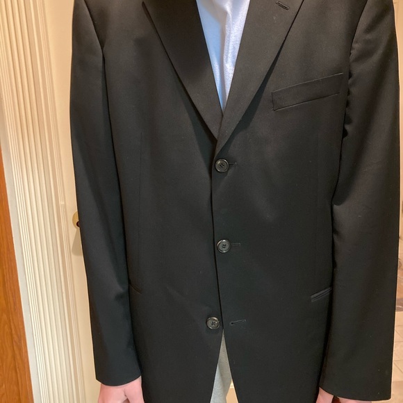 Men’s Hugo Boss Suit - Picture 5 of 11
